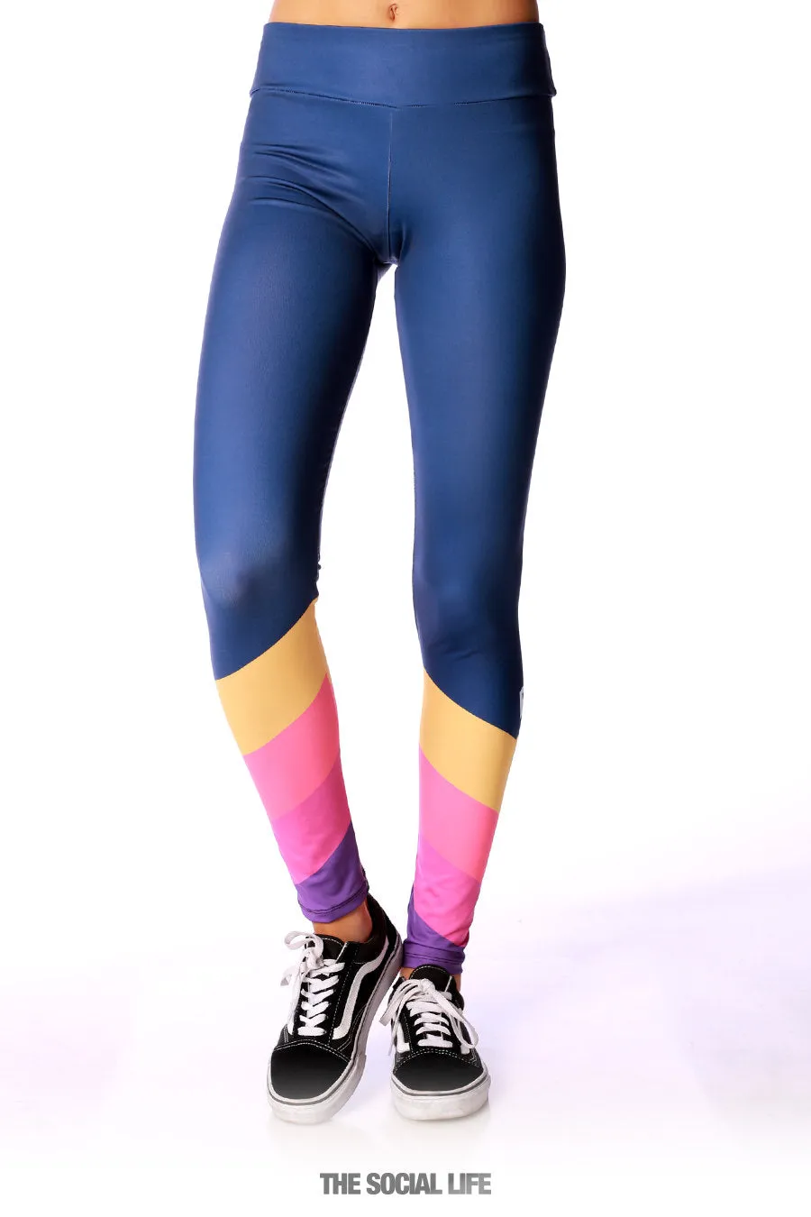 Alpha Omicron Pi Retro Leggings