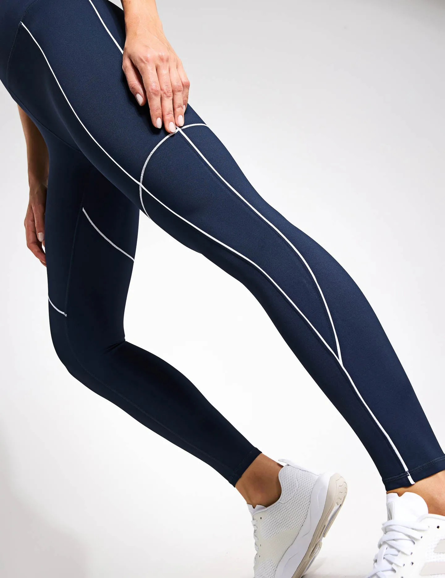 Amara Legging - Navy Blue/White
