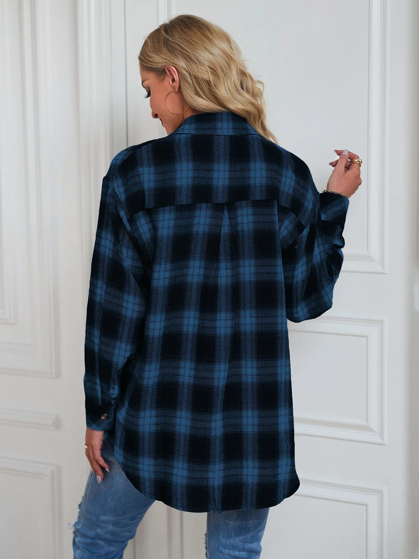 Casual boyfriend-style loose plaid shirt in women's fashion