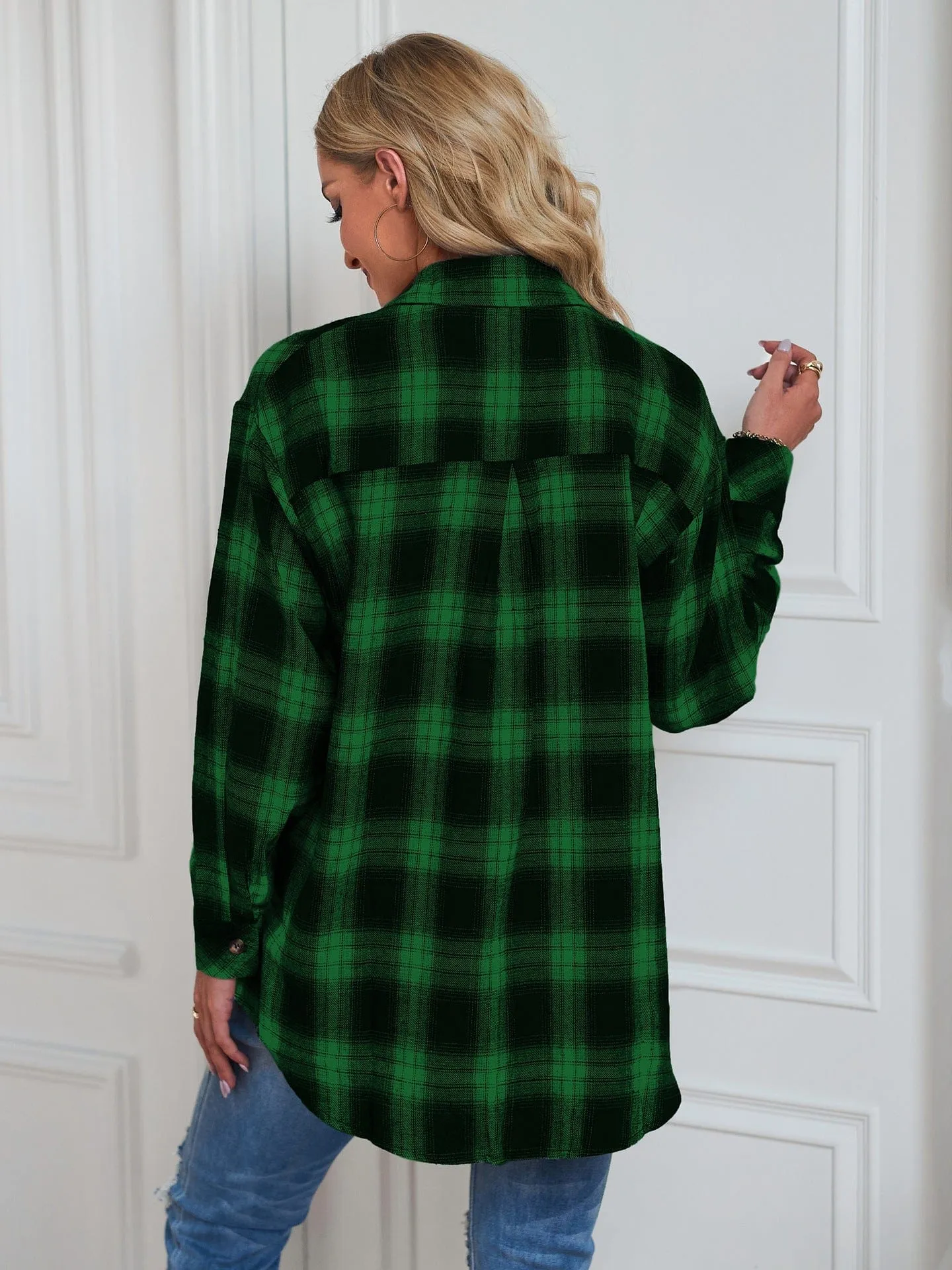 Casual boyfriend-style loose plaid shirt in women's fashion