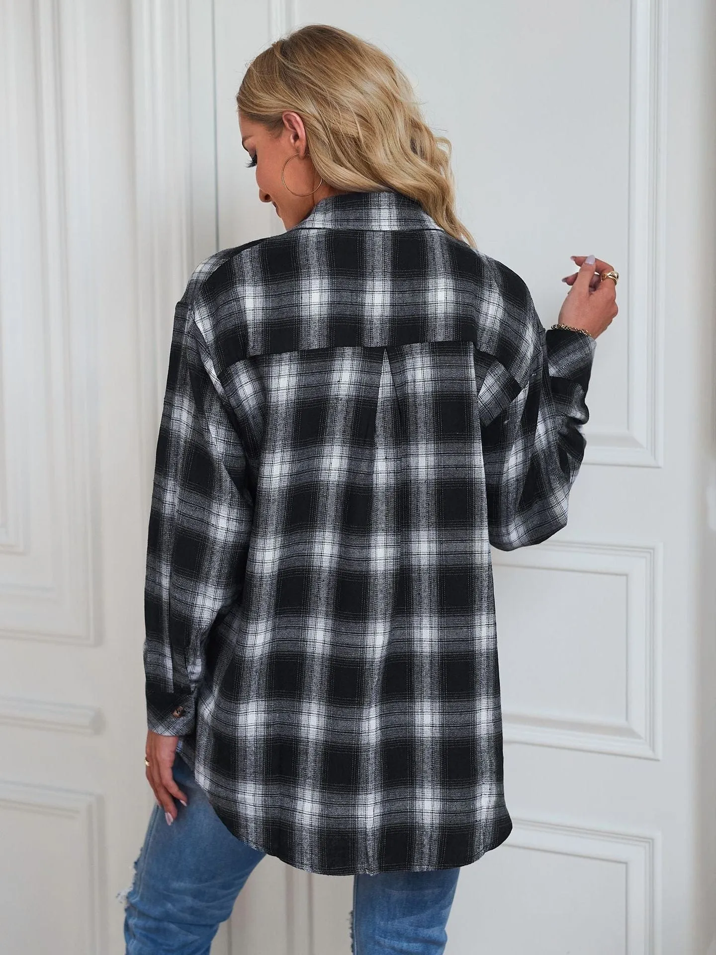 Casual boyfriend-style loose plaid shirt in women's fashion