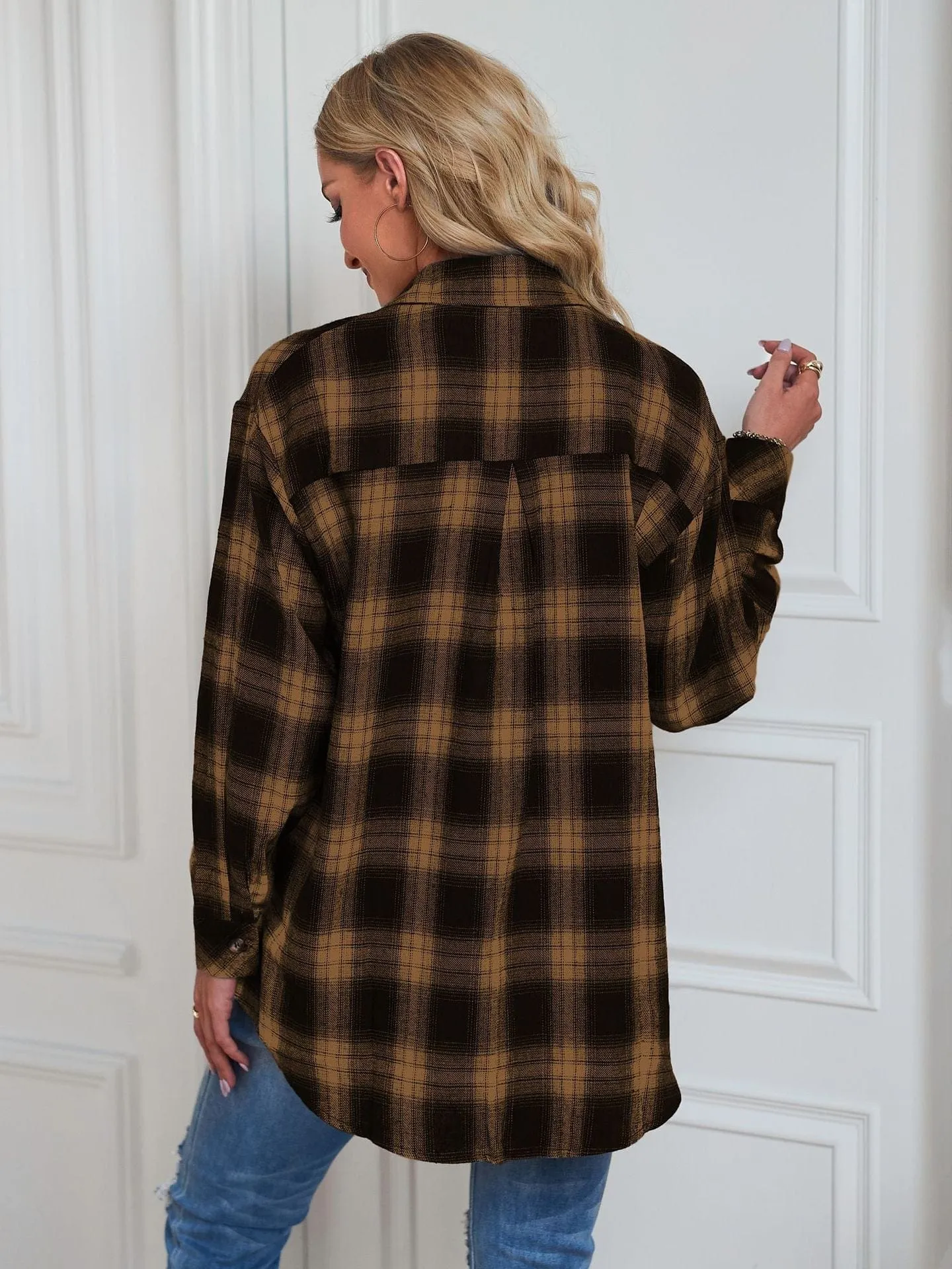 Casual boyfriend-style loose plaid shirt in women's fashion