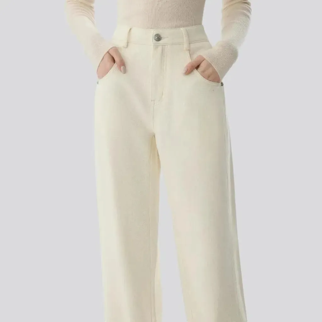 Fashionable high jeans for ladies