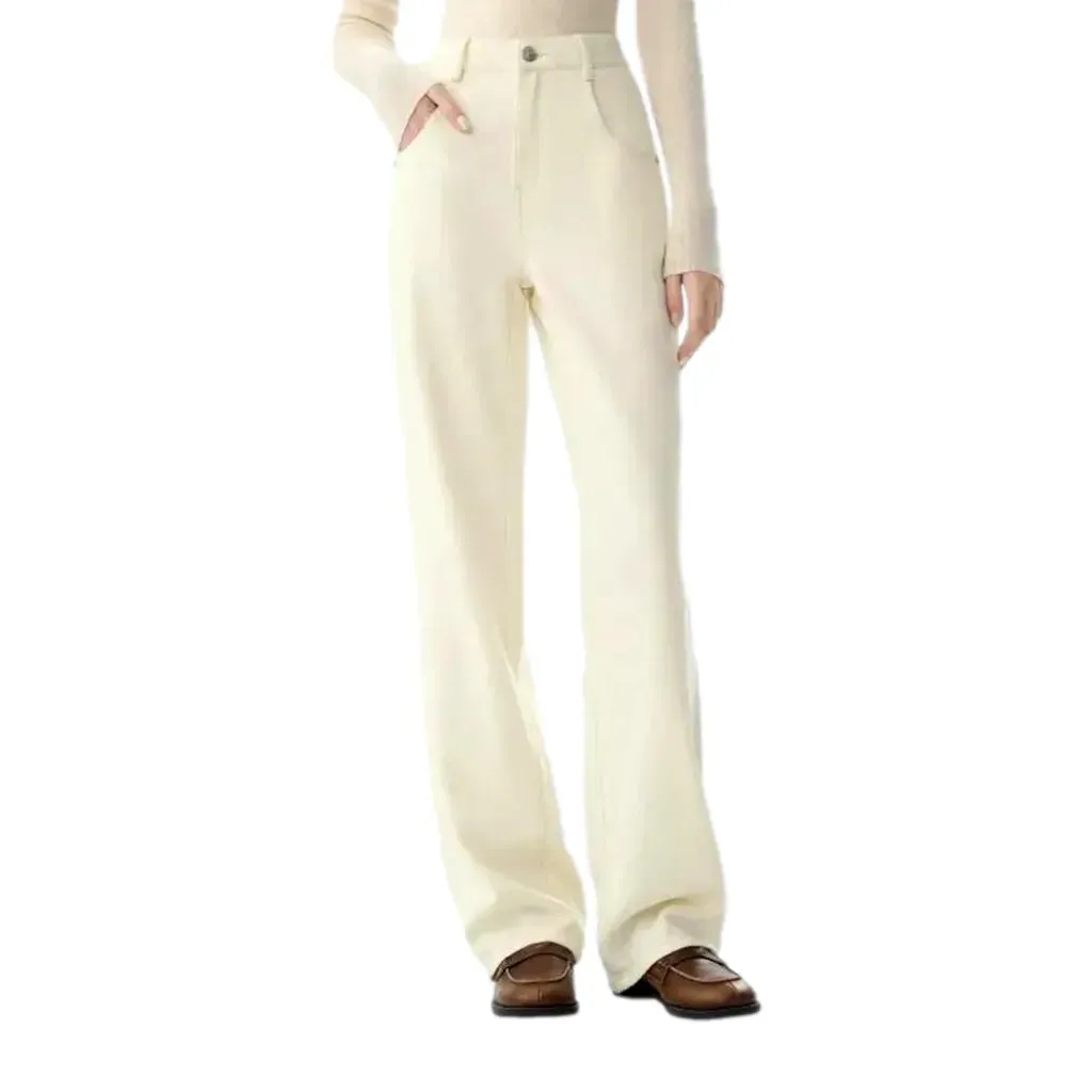 Fashionable high jeans for ladies