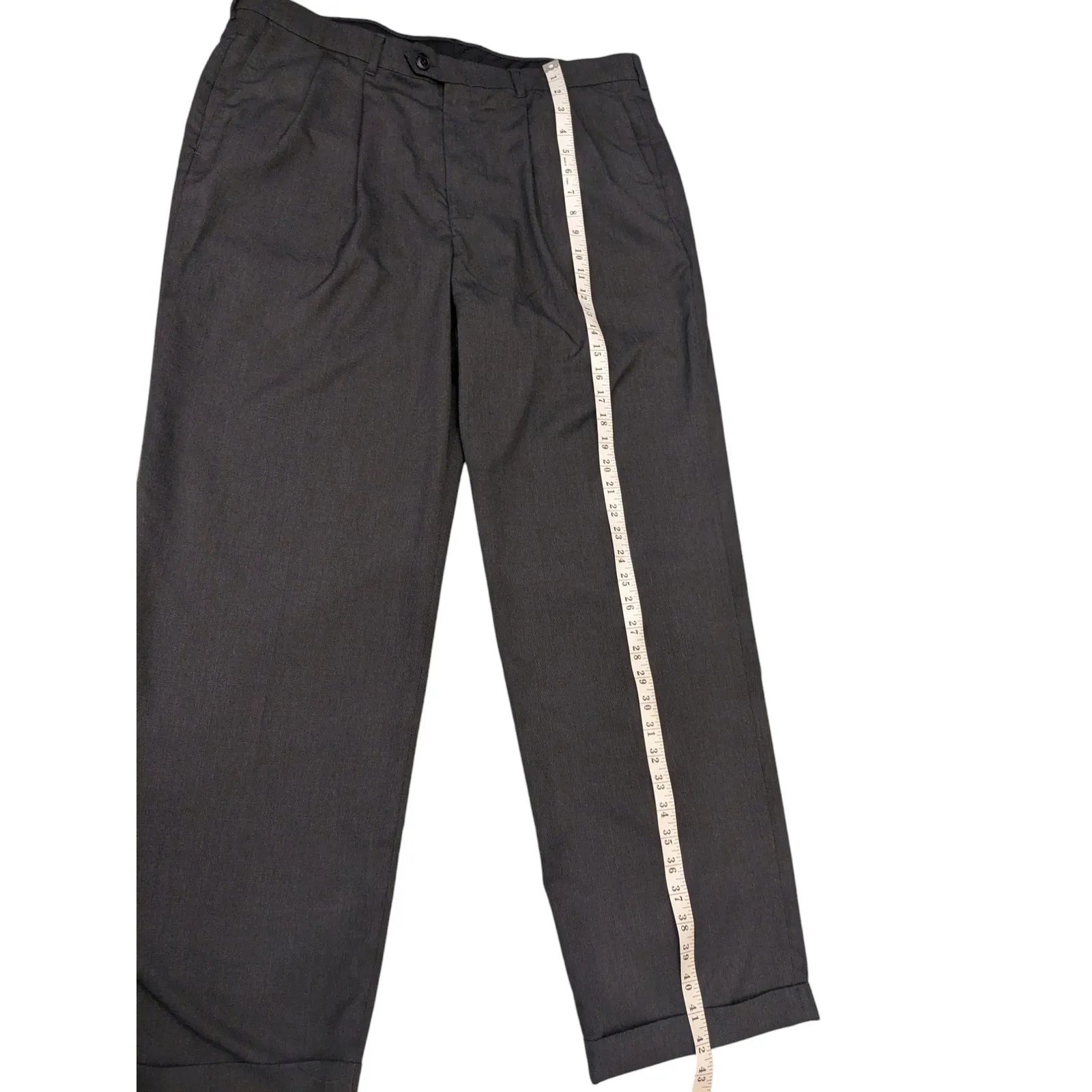 Haggar Pants Mens 38x32 Gray Dress Slacks Pleated Front Cuffed Hem Classic Fit