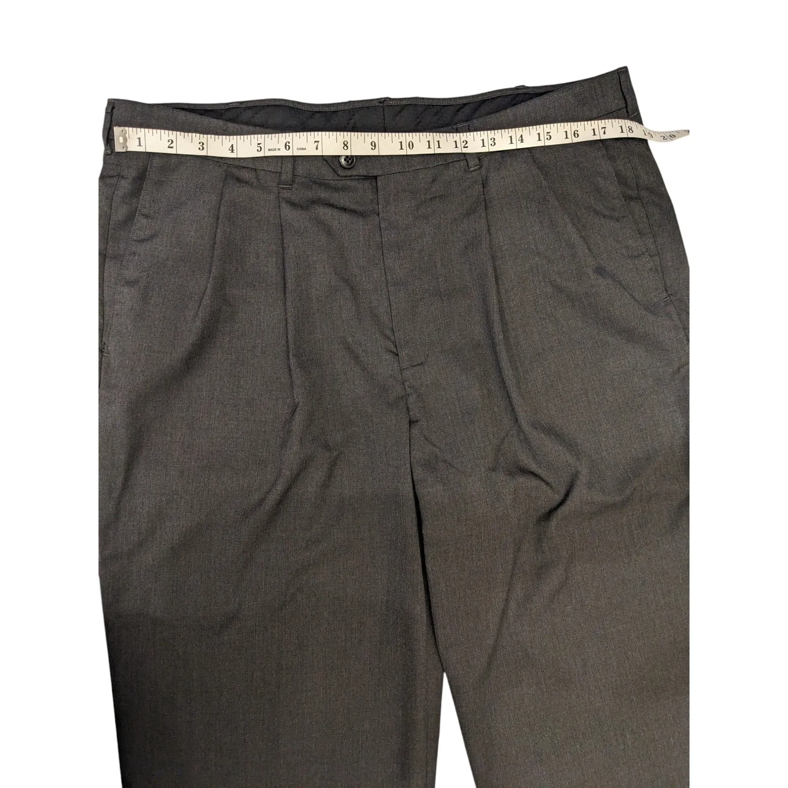 Haggar Pants Mens 38x32 Gray Dress Slacks Pleated Front Cuffed Hem Classic Fit