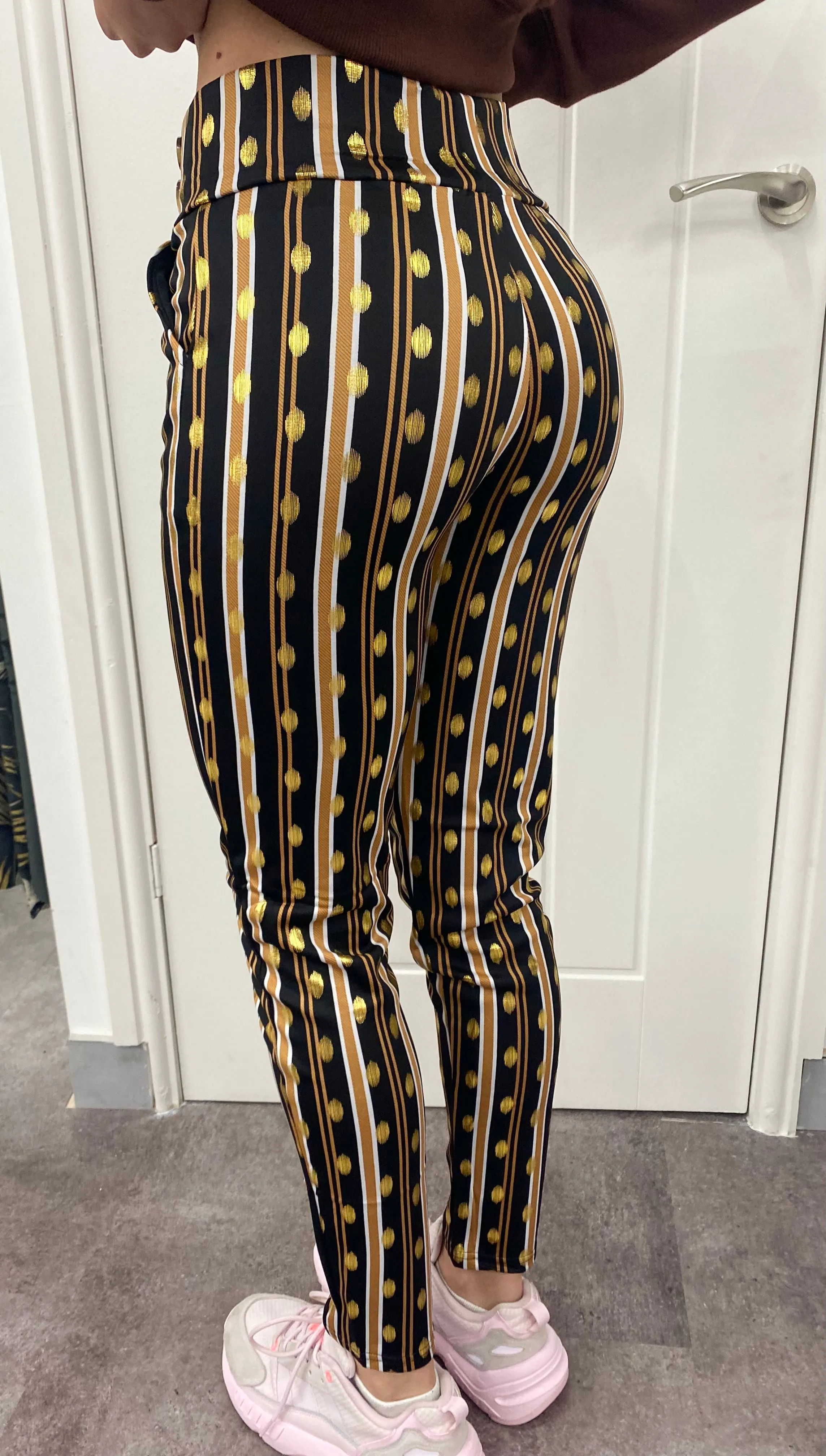 LYCRA GOLD BROWN  BUTTON LEGGINGS & CROP SWEAT SHIRT