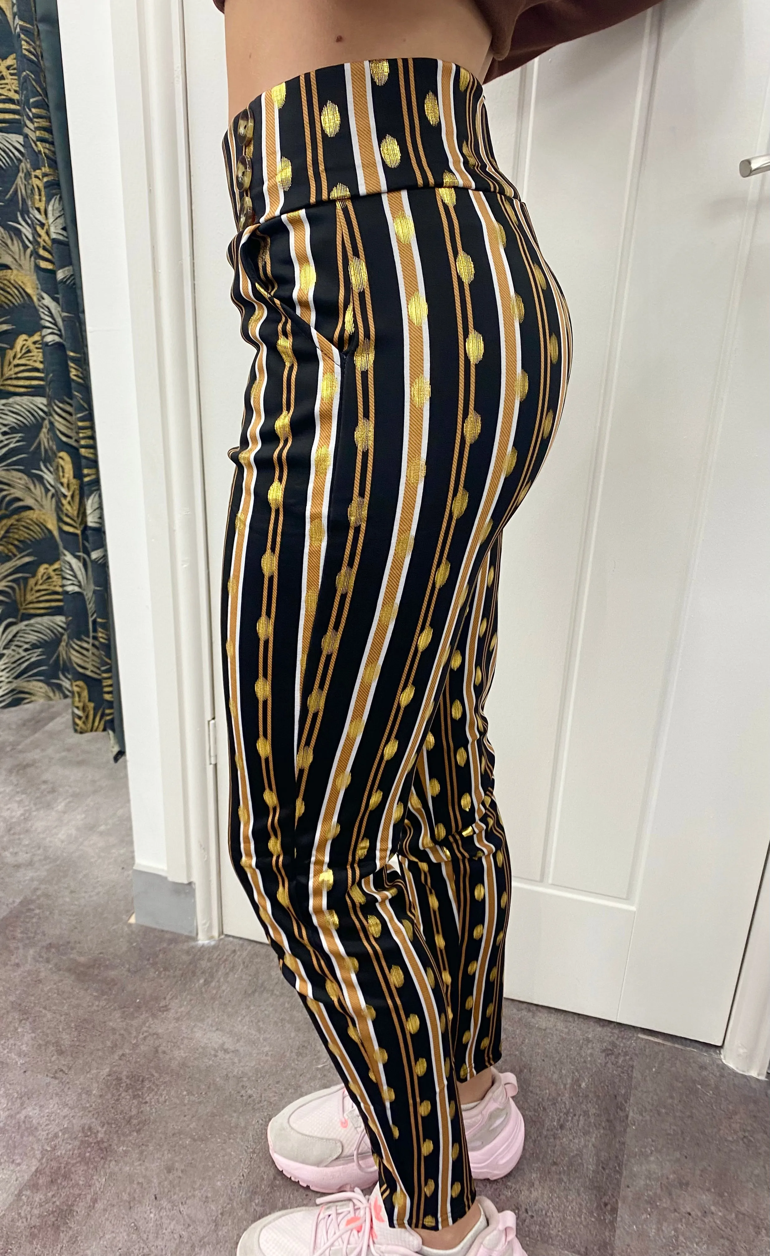 LYCRA GOLD BROWN  BUTTON LEGGINGS & CROP SWEAT SHIRT