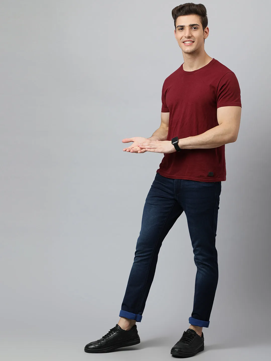 Men Indigo Slim Fit Mid Rise Clean Look Stretchable Jeans