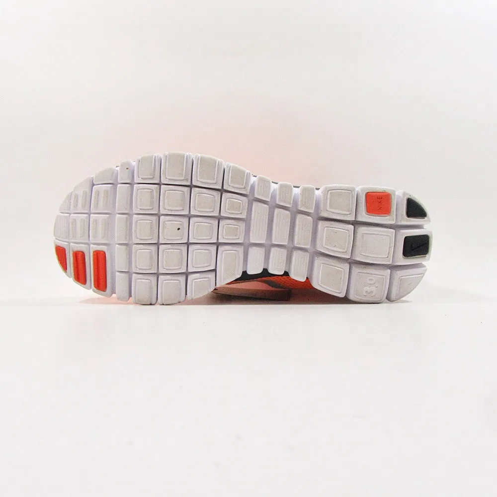 NIKE Free 30
