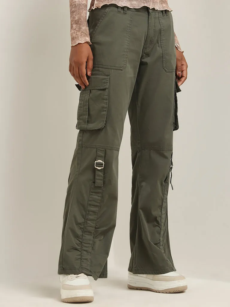 Nuon Olive Relaxed - Fit Mid - Rise Cargo-Style Jeans